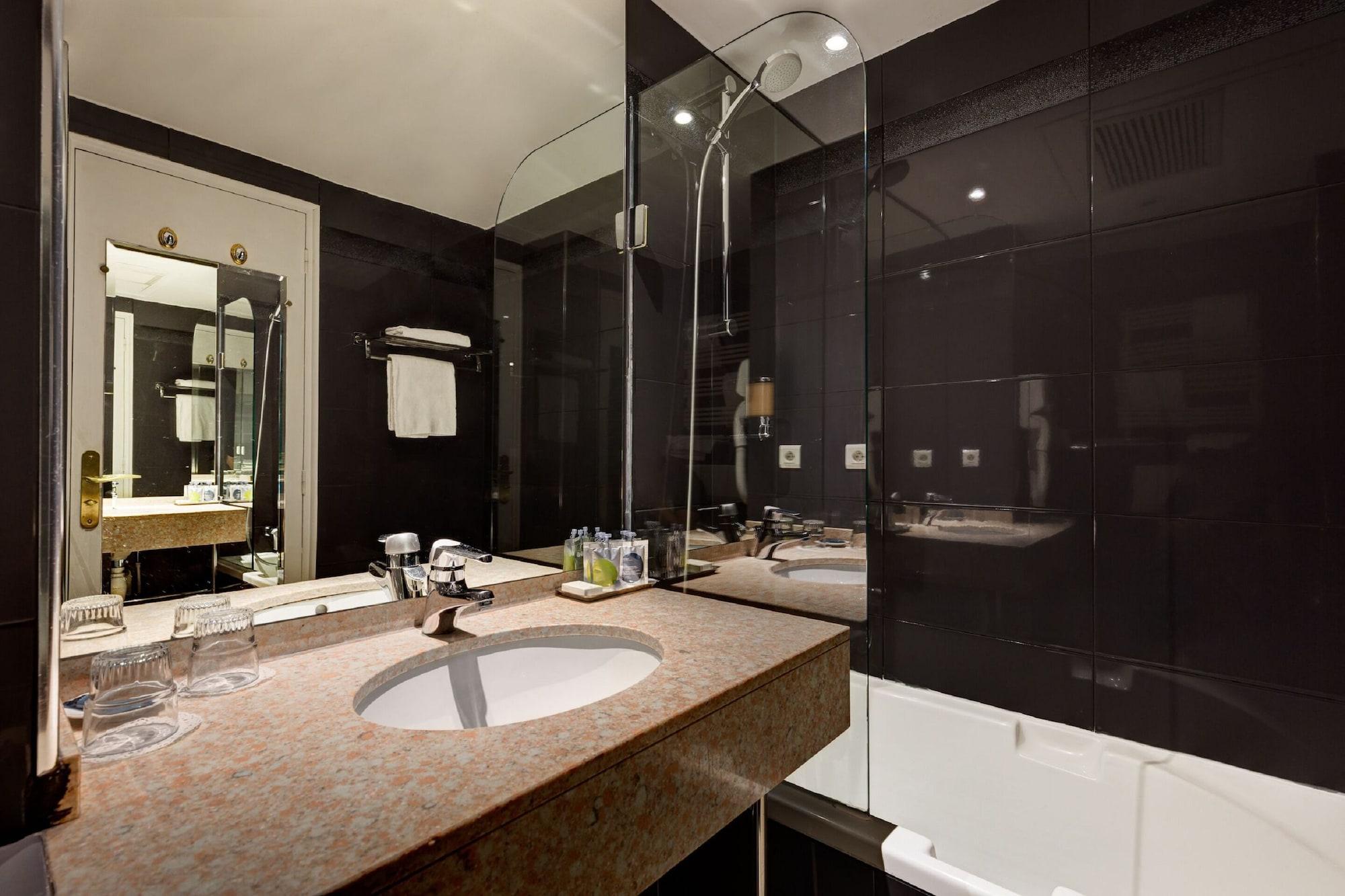 Hotel Louvre Sainte Anne Париж Экстерьер фото