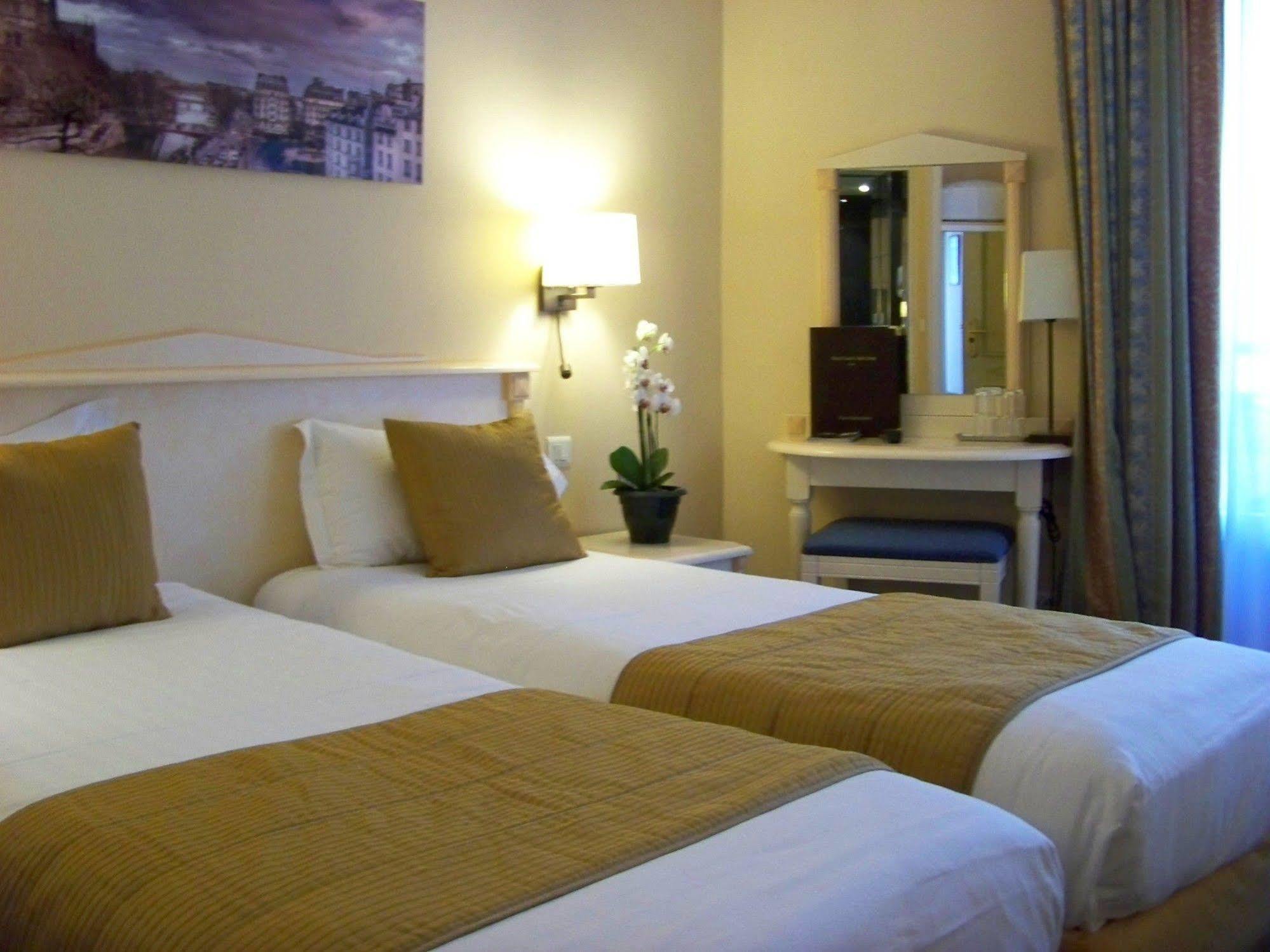 Hotel Louvre Sainte Anne Париж Экстерьер фото